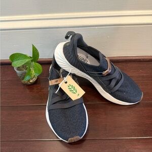 New Balance Dynasoft sneakers 9.5